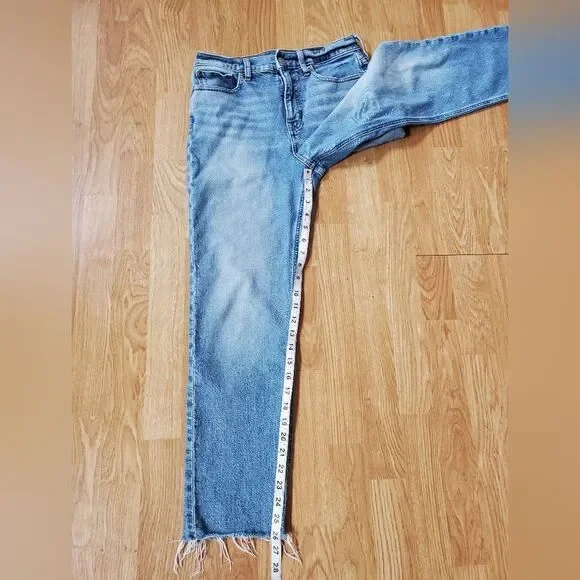 ✨J. CREW✨ High-rise '90s Classic Straight-fit Jean - [Size 26x26] - Picture 11 of 15